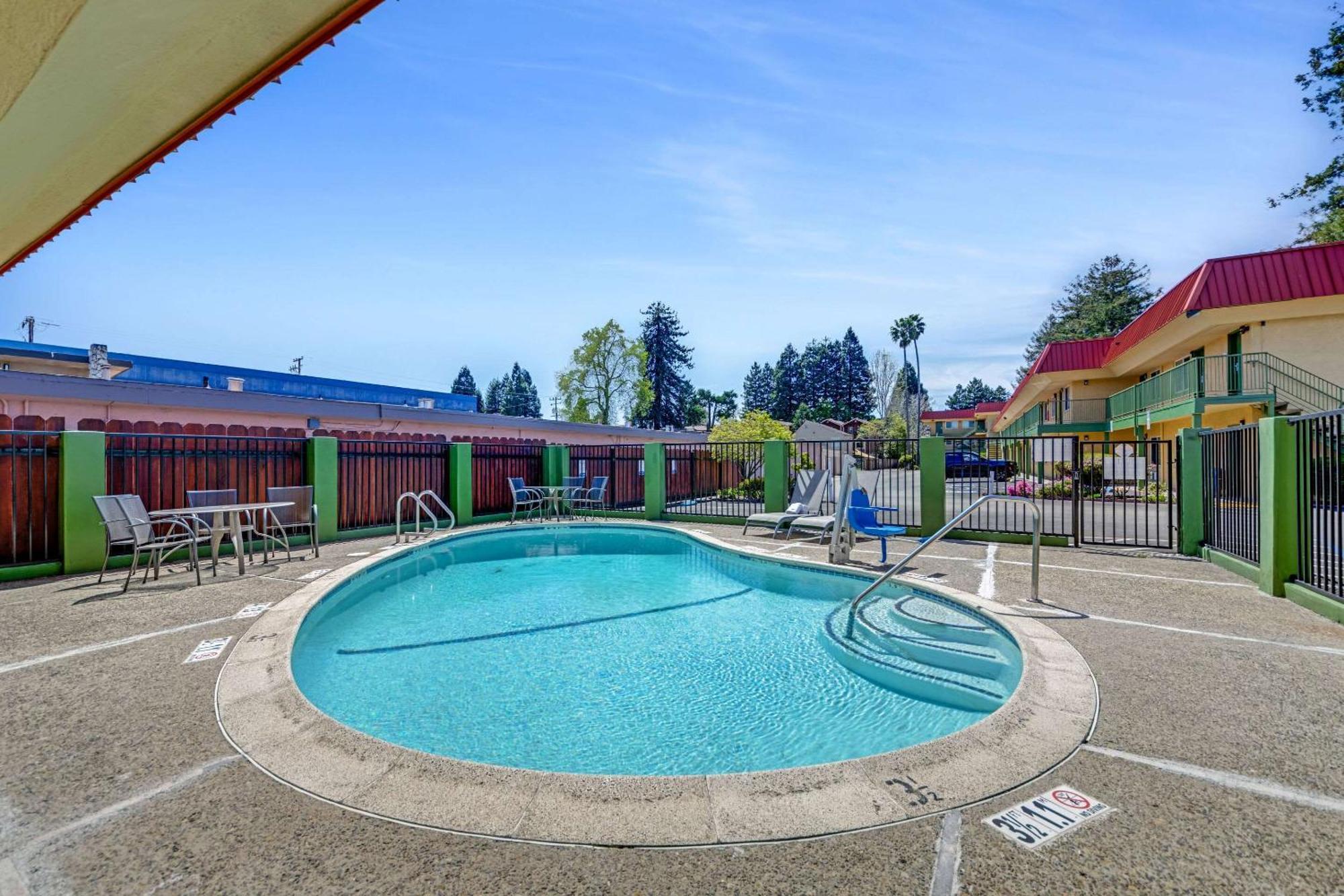 Quality Inn Santa Cruz Exterior photo