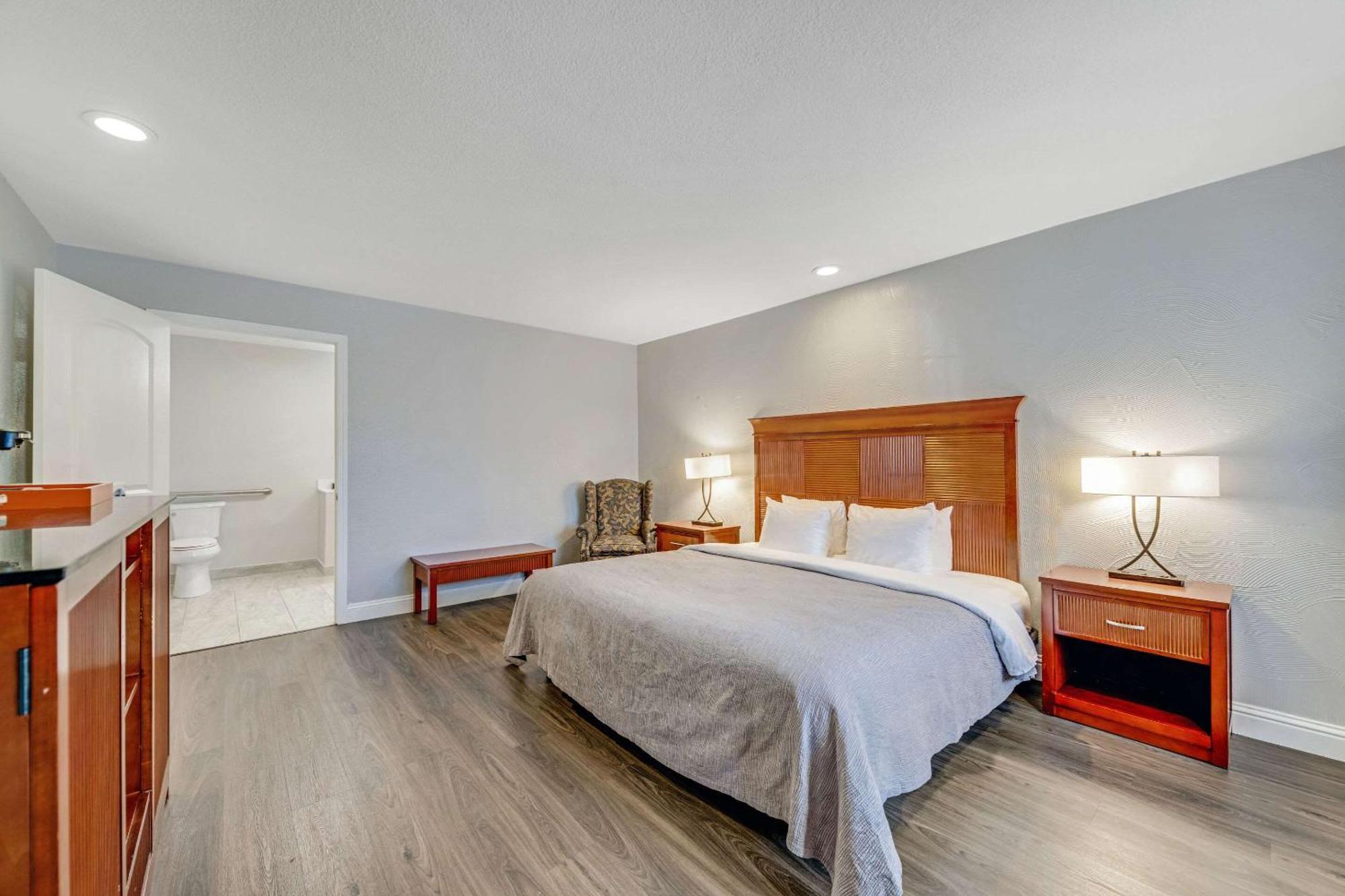 Quality Inn Santa Cruz Exterior photo