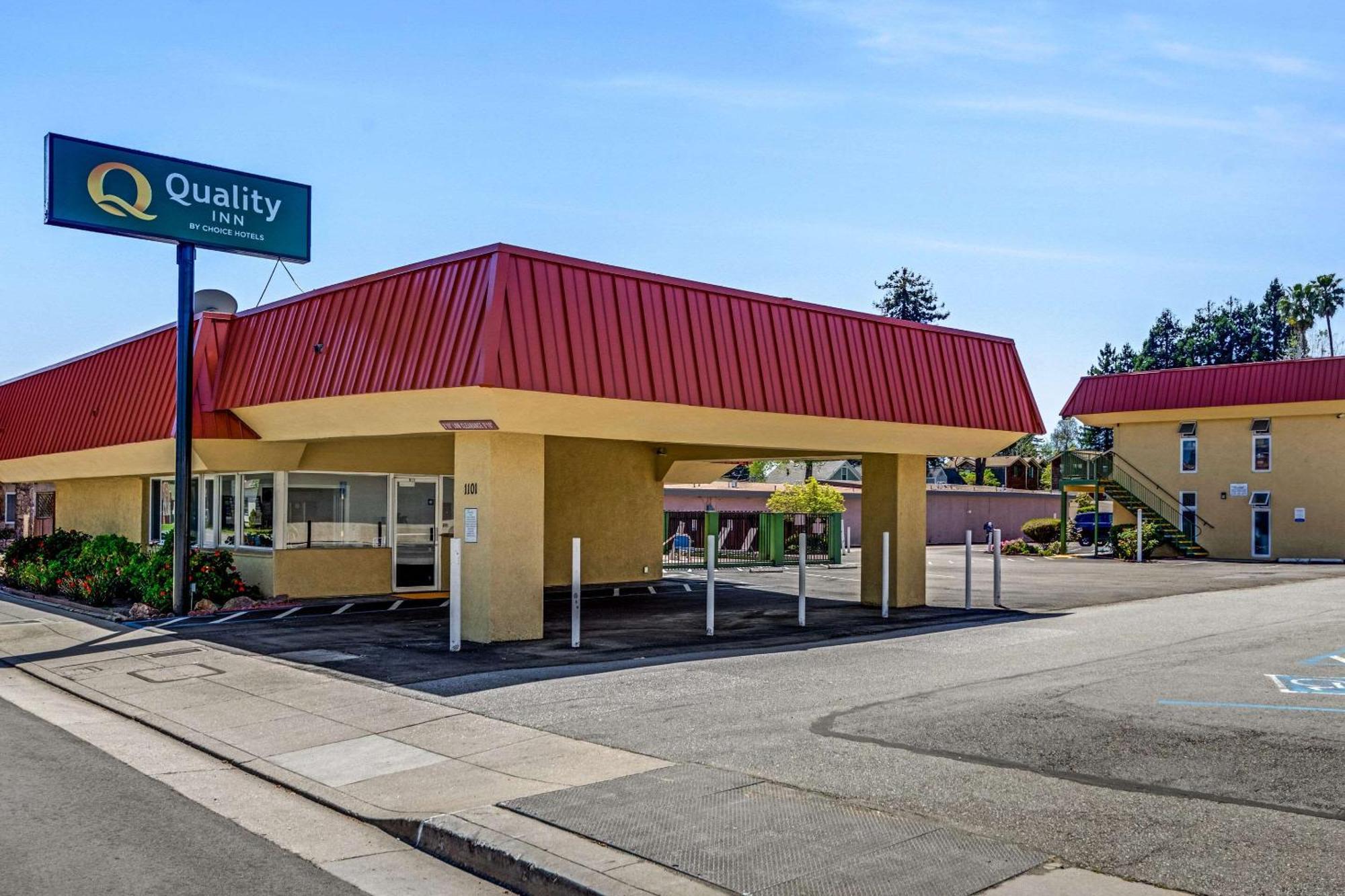 Quality Inn Santa Cruz Exterior photo