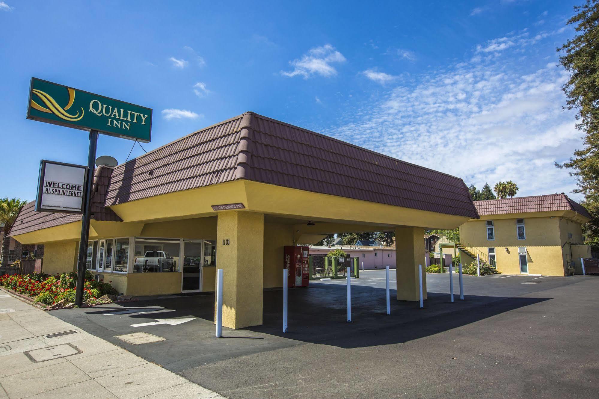 Quality Inn Santa Cruz Exterior photo